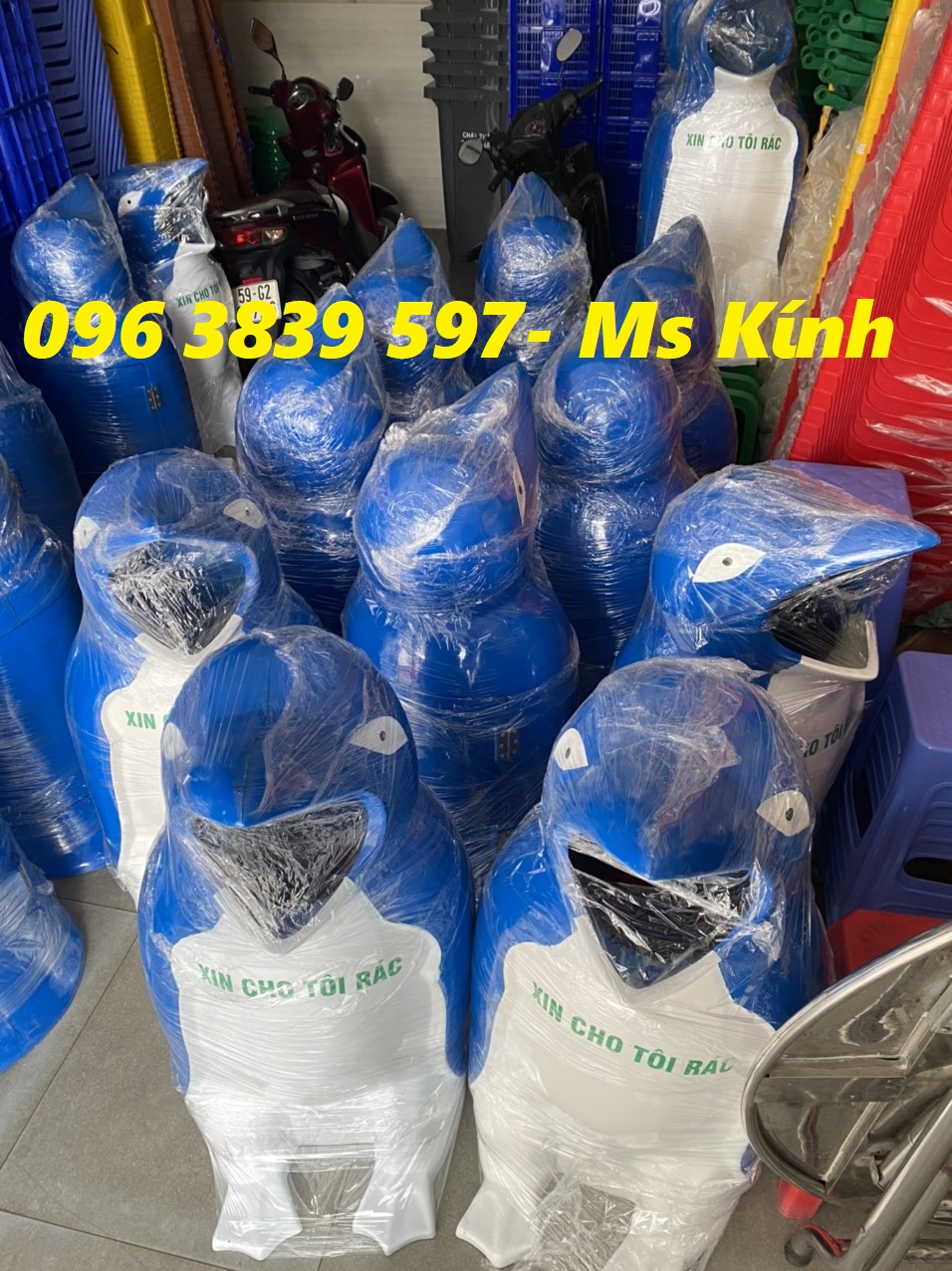 Thùng rác chim cánh cụt, thùng rác hình con thú giá tốt tại TP.HCM - 096 3839 597 Ms Kính