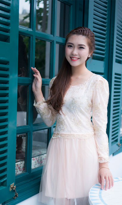 Đầm ren xòe cao cấp