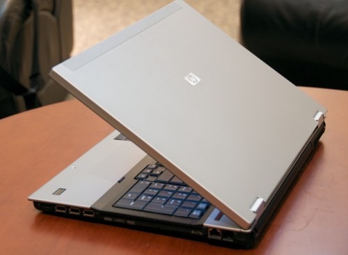 HP EliteBook 8530p: Core 2 Duo T9400 2.53GHz, Mới 97%