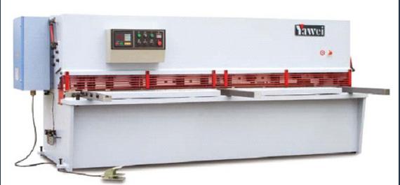 Máy cắt thép tấm bằng thủy lực hiệu Yawei