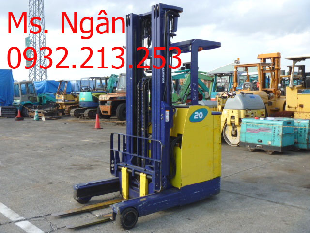 XE NÂNG ĐIỆN ĐỨNG LÁI HIỆU KOMATSU