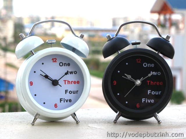 Đồng hồ báo thức chuông to mặt chữ và số K0010