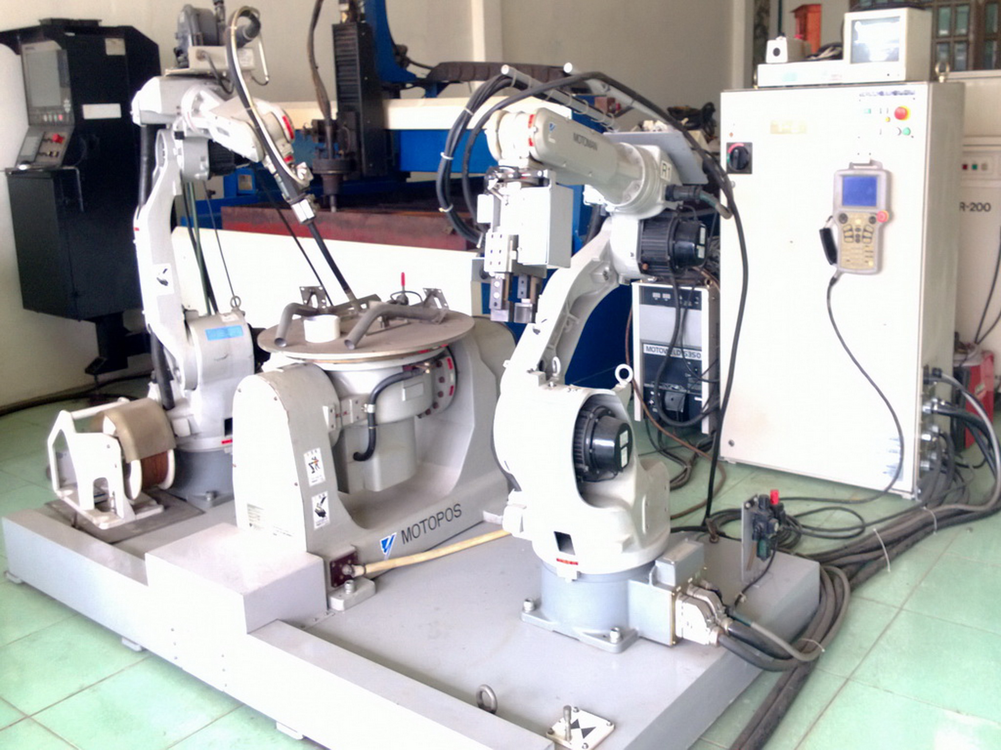 Robot hàn MOTOMAN 