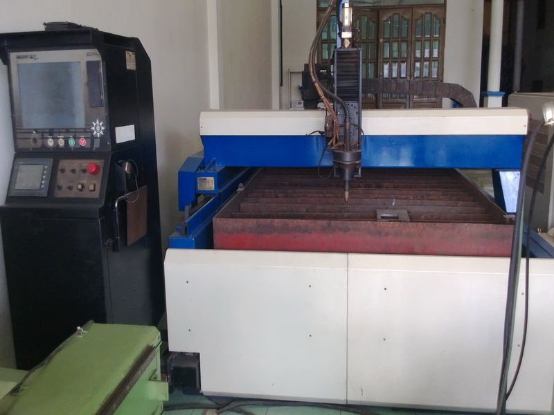 Máy cắt tôn tấm plasma CNC 