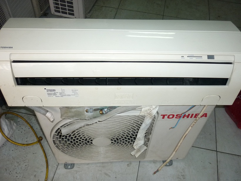  283 – Cần Bán Máy Lạnh Toshiba 1HP RAS–10SKPX-V mới 85% gía rẻ