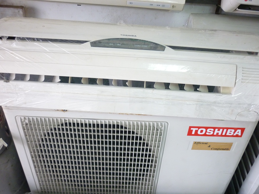 323 – Máy Lạnh Toshiba 1.5HP mới 85%