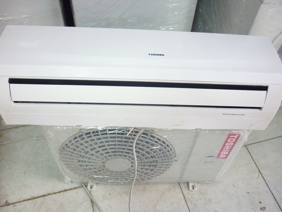 261 –     Máy lạnh Toshiba 1HP mới 80%   