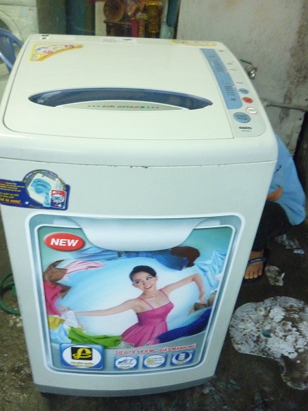  333 – Cần bán Máy giặt Sanyo 6.5kg mới 85%