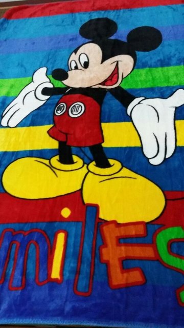 Chăn lông cừu chuột Mickey cho bé