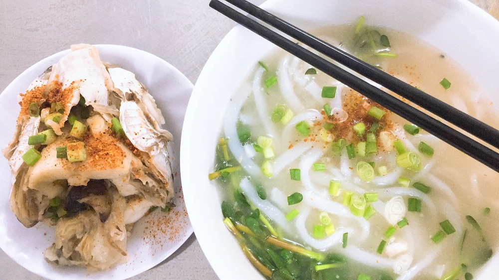 Bánh canh đầu cá lóc O Nữ - Đặc sản Hải Lăng Quảng Trị