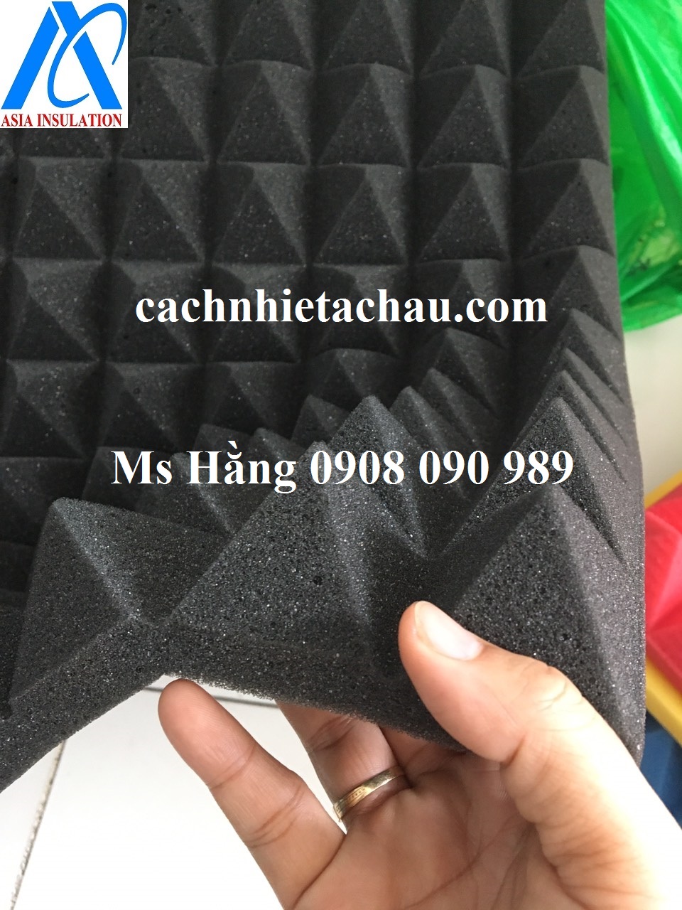 Tấm mút xốp tiêu âm, giảm ồn cho phòng thu hình kim tự tháp